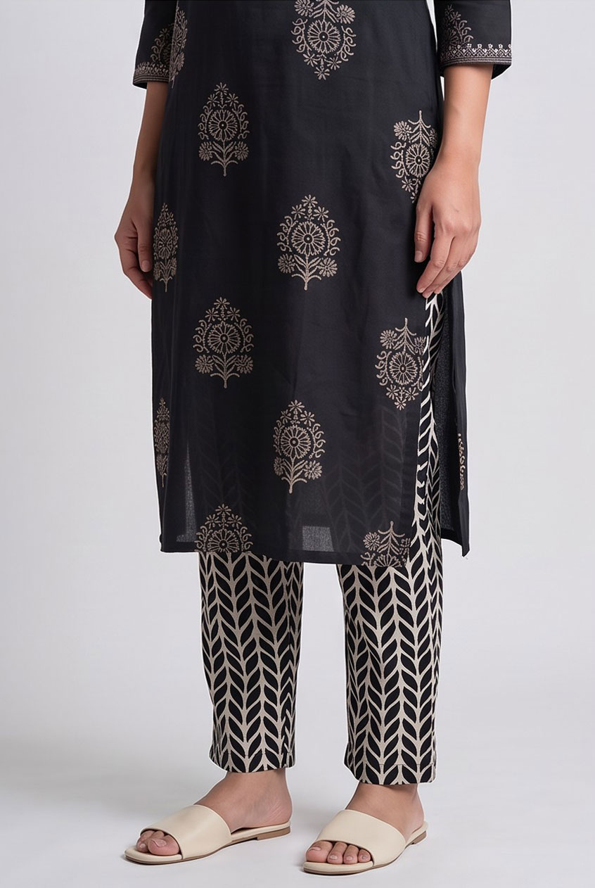 Women's Cotton Straight-Cut Kameez, Pant and Dupatta, Black - Image 2